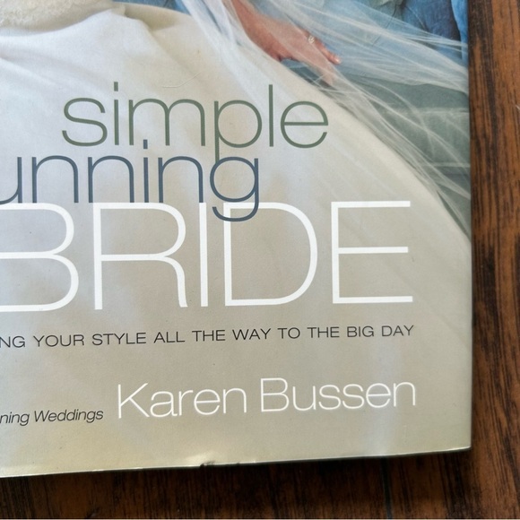 Simply Stunning Bride: Celebrating Your Style All the Way to the Big Day - Picture 2 of 9